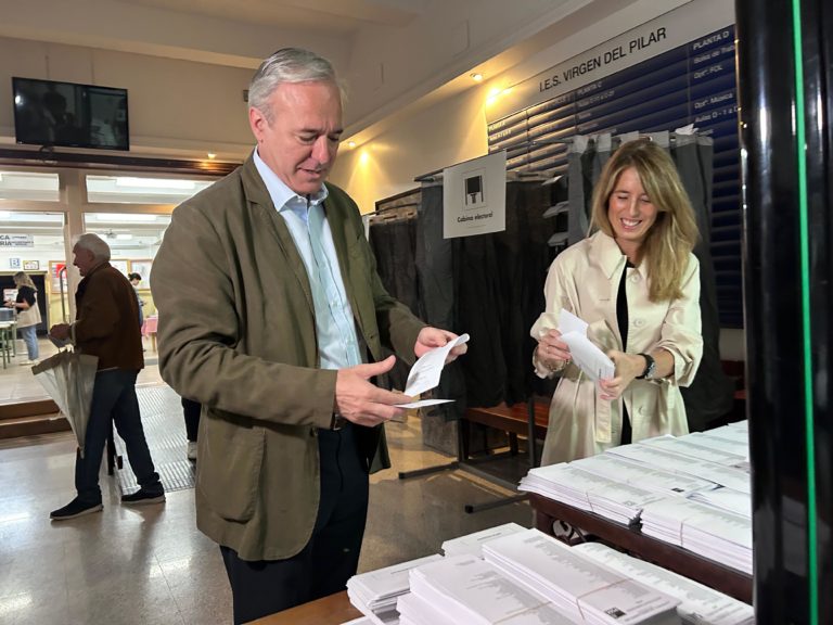Los principales líderes y candidatos acuden a votar