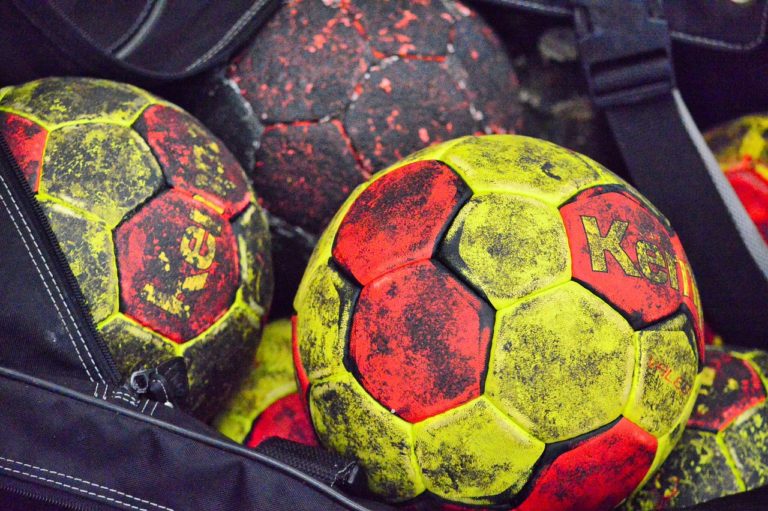 Balonmano Zaragoza se enfrenta al UBU San Pablo Burgos en un crucial partido en casa