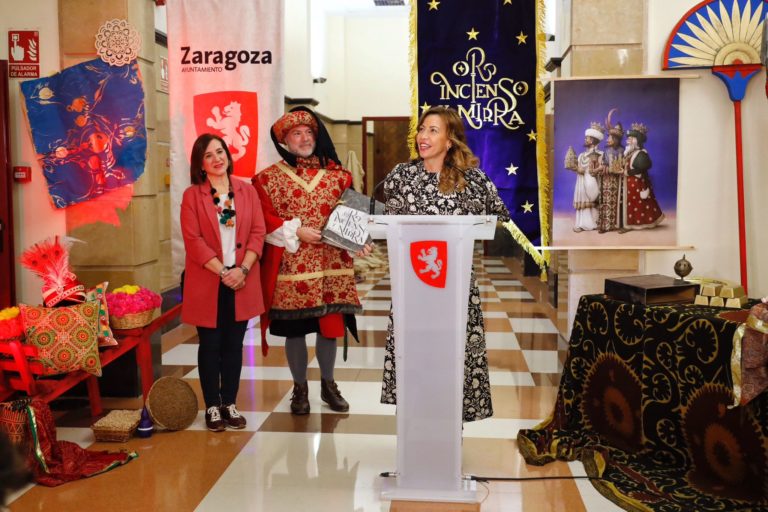 La Cabalgata de Reyes recupera la tradición y se renueva