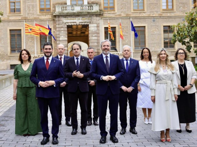 Los nuevos consejeros toman posesión de su cargo y celebran el primer consejo de Gobierno