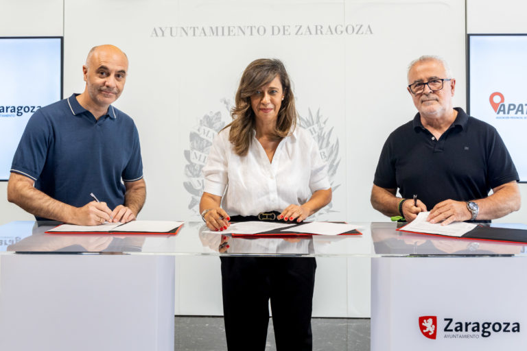 Nuevo convenio en Zaragoza: el sector del taxi implementará pictogramas para facilitar el acceso a personas con discapacidad