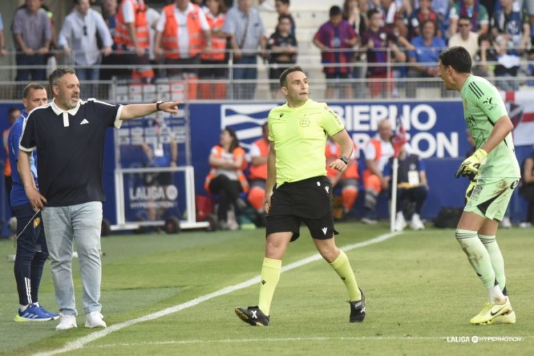 Un club sin rumbo, un arbitraje infame y una caída que ya nadie puede disimular