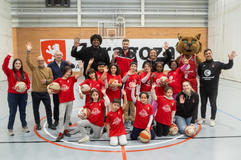 250 escolares en riesgo de exclusión practican deporte gracias al proyecto 3Pies en Zaragoza