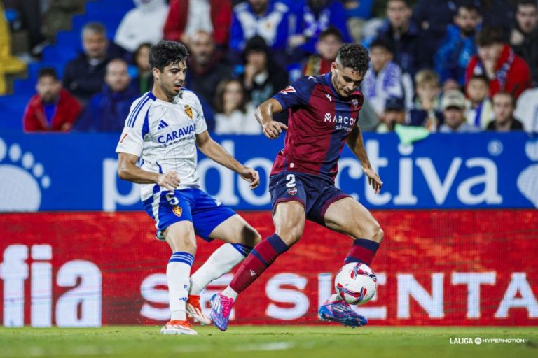 Enrique Clemente redebutó con el Real Zaragoza en una gran segunda parte