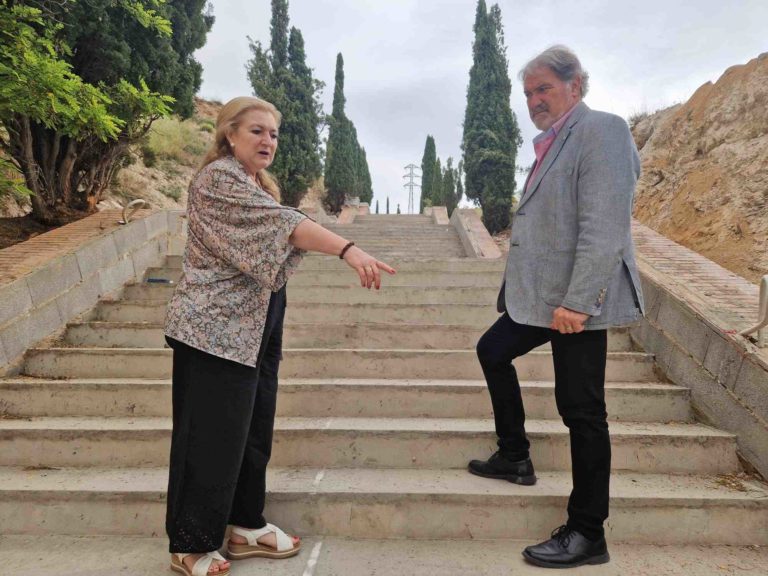 Las escaleras del cementerio de Teruel se renuevan con nueva iluminación y mejoras estructurales