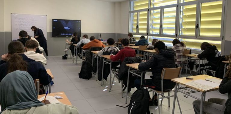 Más de 3.000 estudiantes realizan los exámenes de certificación de idiomas en Aragón