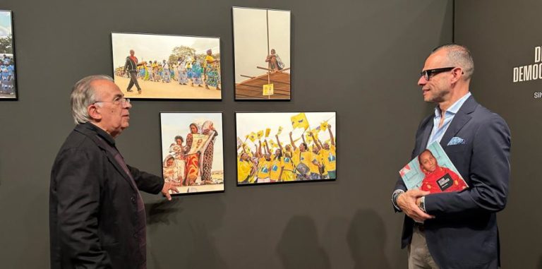 El IAACC Pablo Serrano inaugura la exposición ‘Destino Democracia’, con fotografías de Silvia de Félix