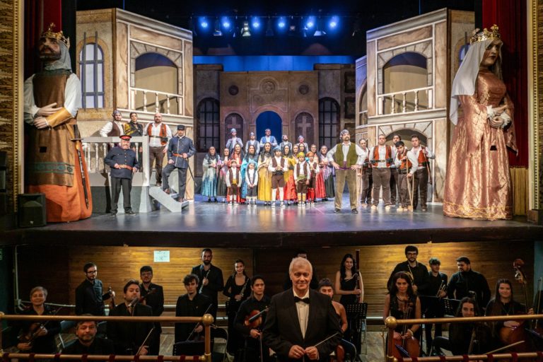 El Teatro Principal celebra su 225º aniversario con ‘Gigantes y cabezudos’