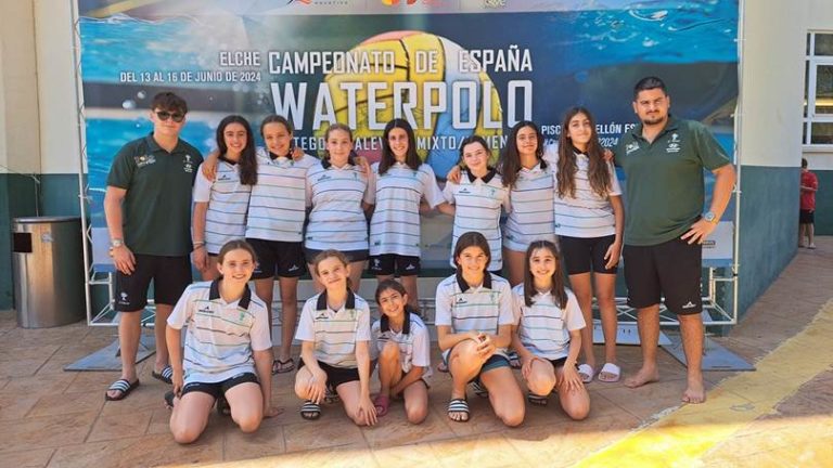 El alevín femenino de El Olivar participó en el Campeonato de España de waterpolo celebrado en Elche