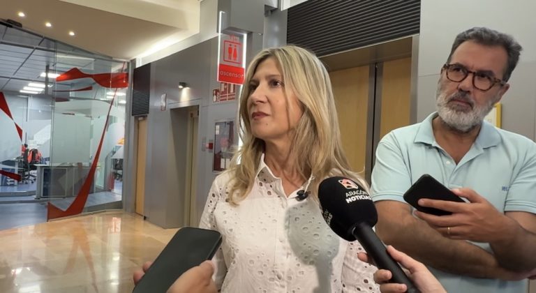 Evacuados los restos de los reyes de Aragón de San Juan de la Peña ante el avance del incendio de Riglos