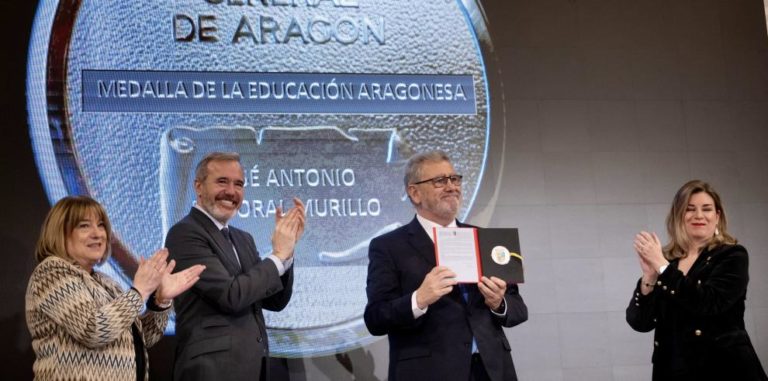Aragón concede la Medalla de la Educación a José Antonio Mayoral