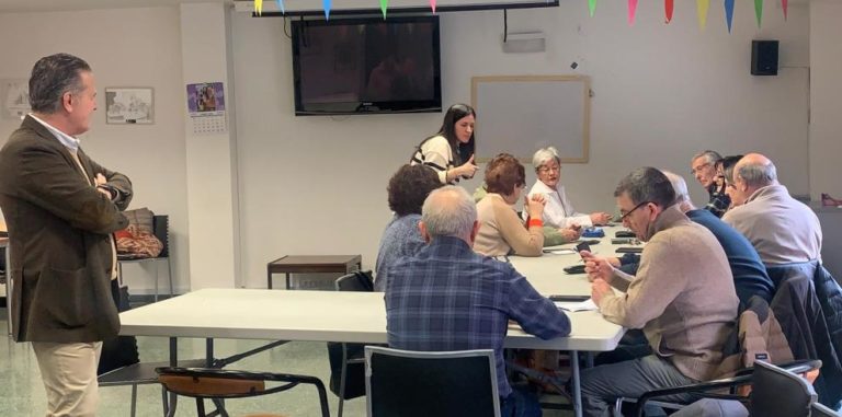 El Gobierno de Aragón pone en marcha un proyecto para reducir la brecha digital de los mayores