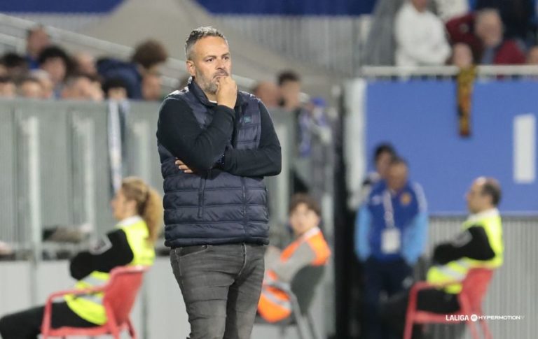 David Navarro asume el descenso tras la derrota: “No he sido capaz de darle la vuelta a la situación”