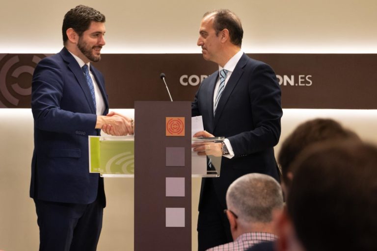 Acuerdo entre VOX y el Gobierno de Aragón para mejorar la sanidad en la comunidad