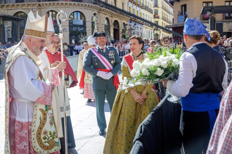 Zaragoza disfruta del día grande del Pilar