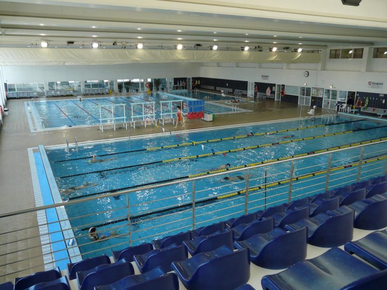 Zaragoza garantizará el servicio en piscinas y centros deportivos mientras licita nuevos contratos