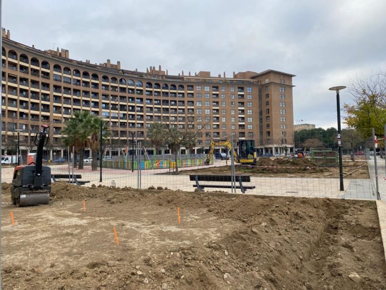 El Ayuntamiento de Zaragoza renueva los jardines de la Plaza Emilio Alfaro para mejorar la biodiversidad y el paisaje urbano