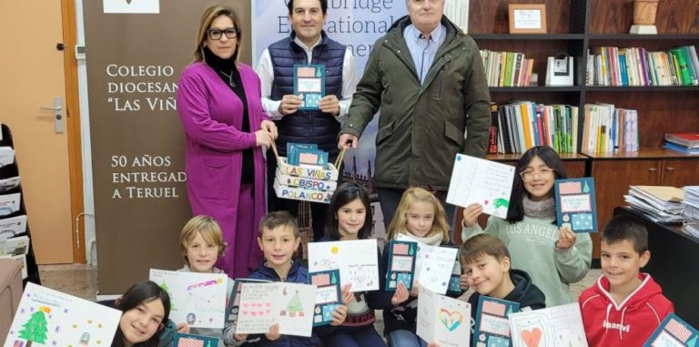 Las personas hospitalizadas en Aragón recibirán postales navideñas de alumnos de colegios aragoneses