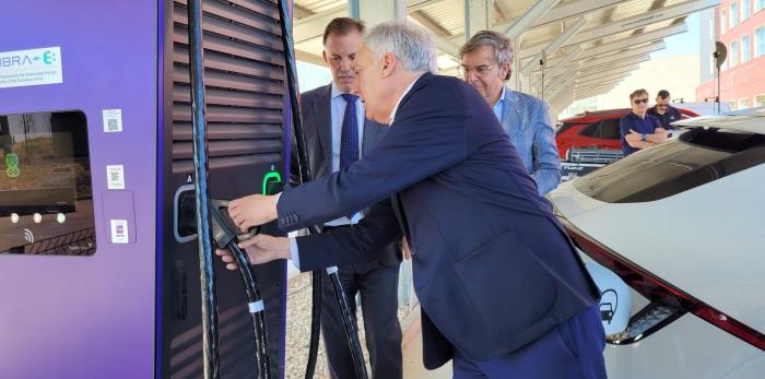 El Gobierno de Aragón fomentará el vehículo eléctrico con más puntos de recarga