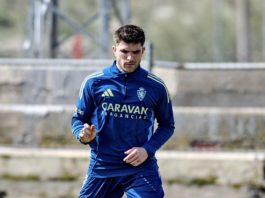 Guti vuelve a entrenar con el grupo, Insua y Larios al margen