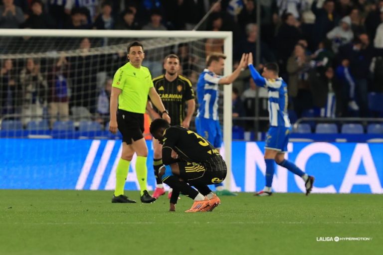 El Dépor rompe la racha de victorias del Real Zaragoza de Navarro (2-1)