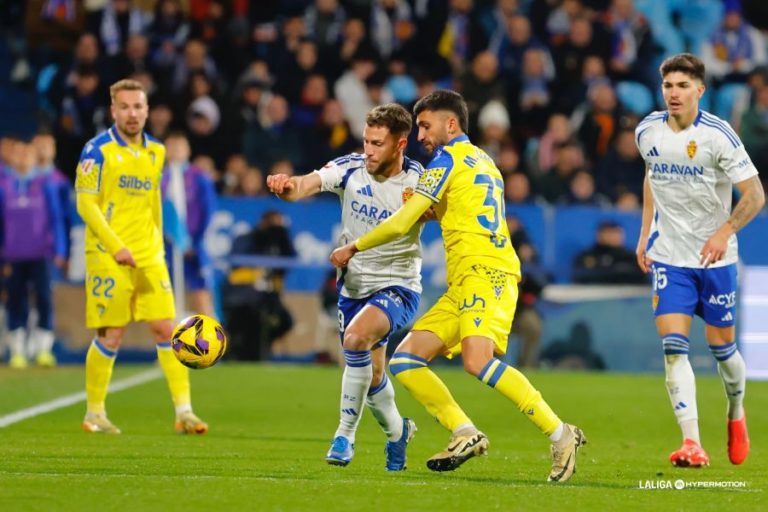El Real Zaragoza no pasa del empate ante el Cádiz en La Romareda (0-0)