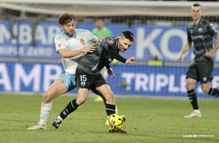 El Real Zaragoza rescata un punto ante el Castellón, segundo en liga (0-0)