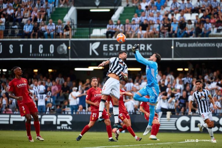 El Real Zaragoza termina la temporada haciendo el ridículo en Castellón (4-1)