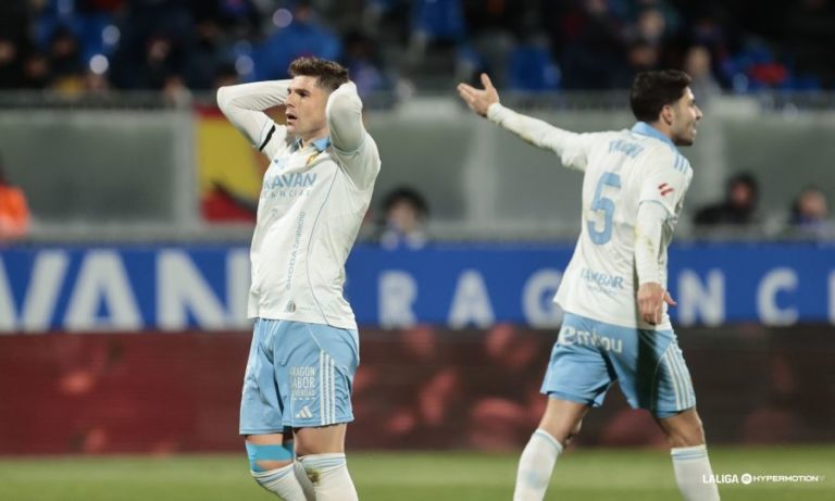 El Real Zaragoza tropieza en el primer partido del 2026 (1-2)