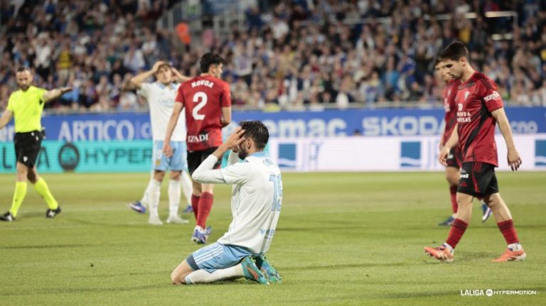 El Real Zaragoza se desploma ante el Mirandés y deja escapar una final en casa (1-2)