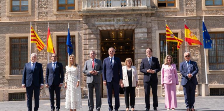 Constituido el segundo gobierno de Azcón con solo una cara nueva