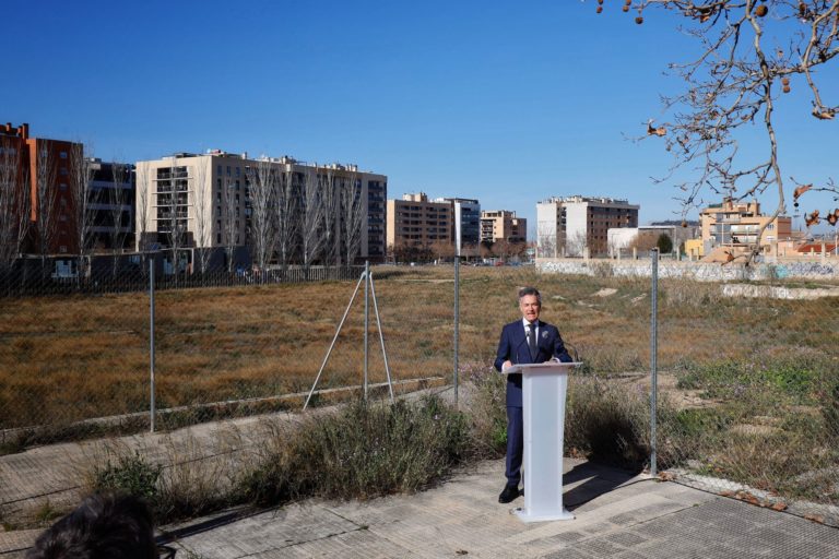 El Ayuntamiento urbanizará los 17.000 m² de zona verde en el barrio Oliver