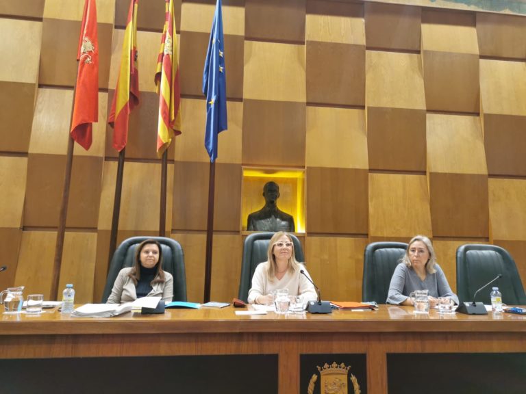 Los presupuestos de Zaragoza siguen adelante y el PSOE critica la «ciudad escaparate»