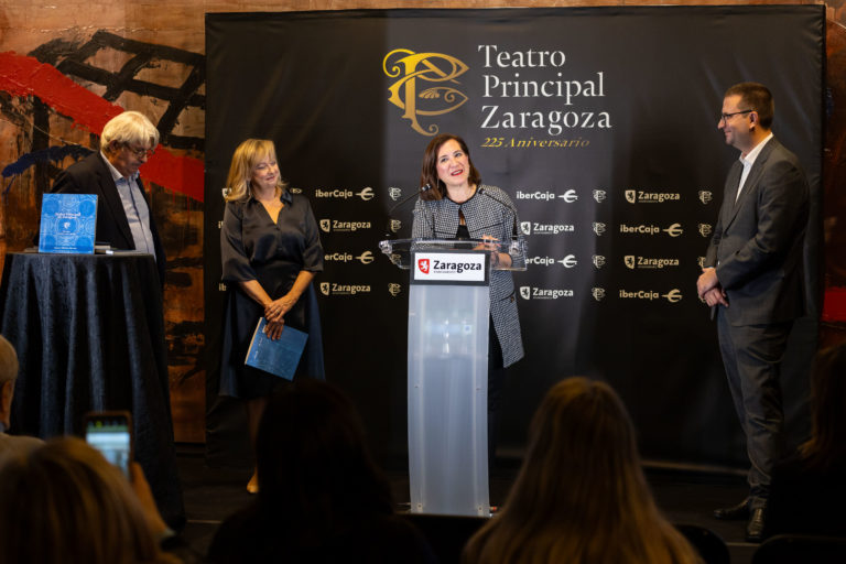 El Teatro Principal de Zaragoza celebra 225 años de historia con un nuevo libro