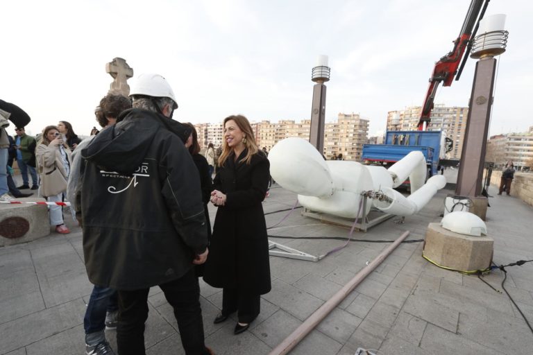 El festival Zaragoza Luce 2025 ultima su montaje